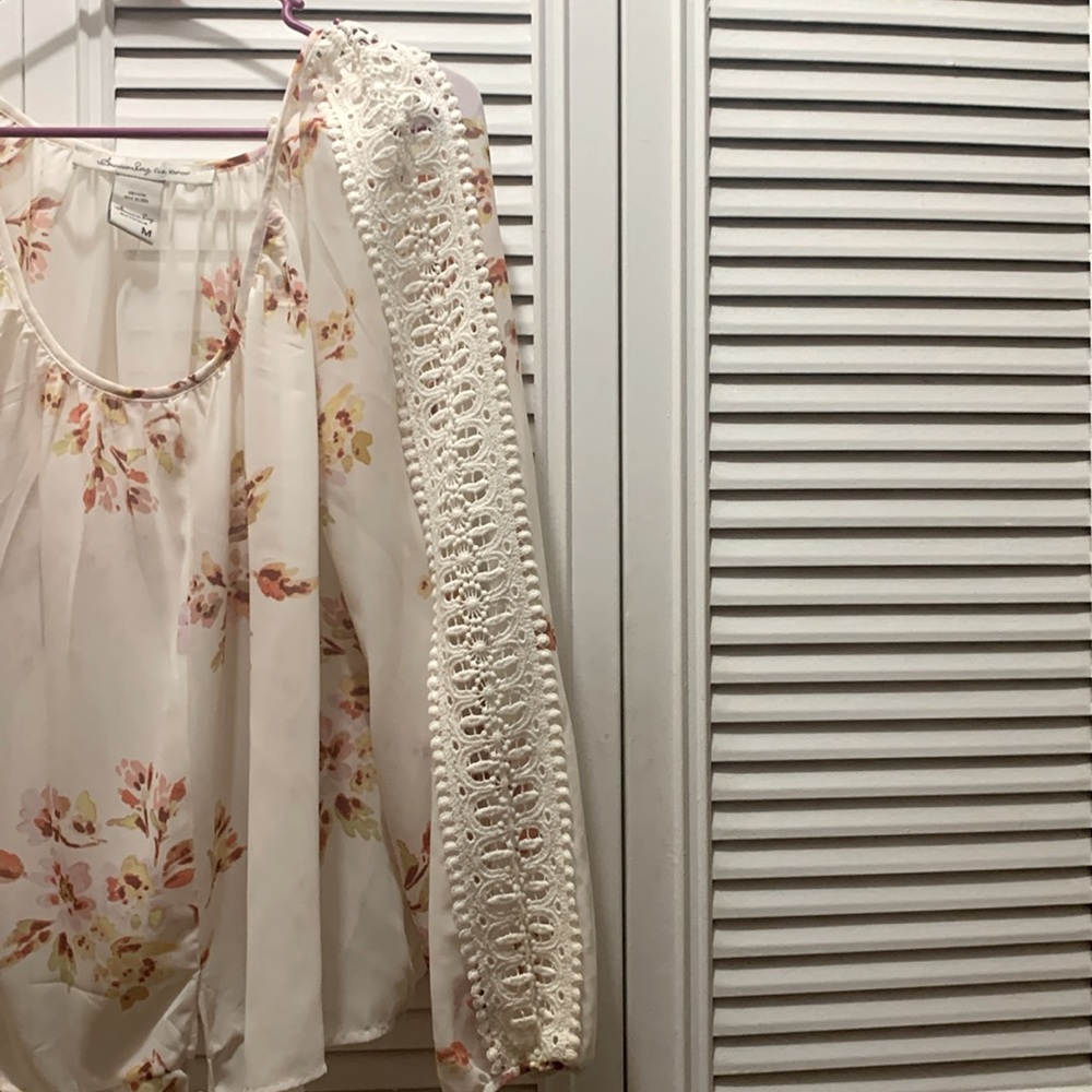 Flower blouse - Picture 3 of 5
